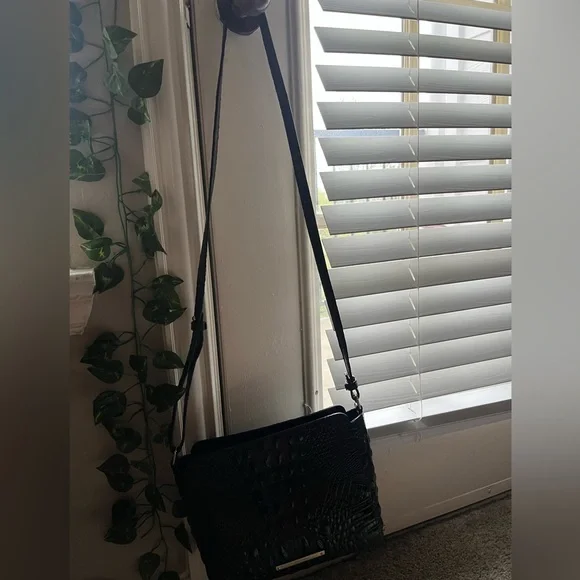 Brahmin crossbody - Picture 2 of 6